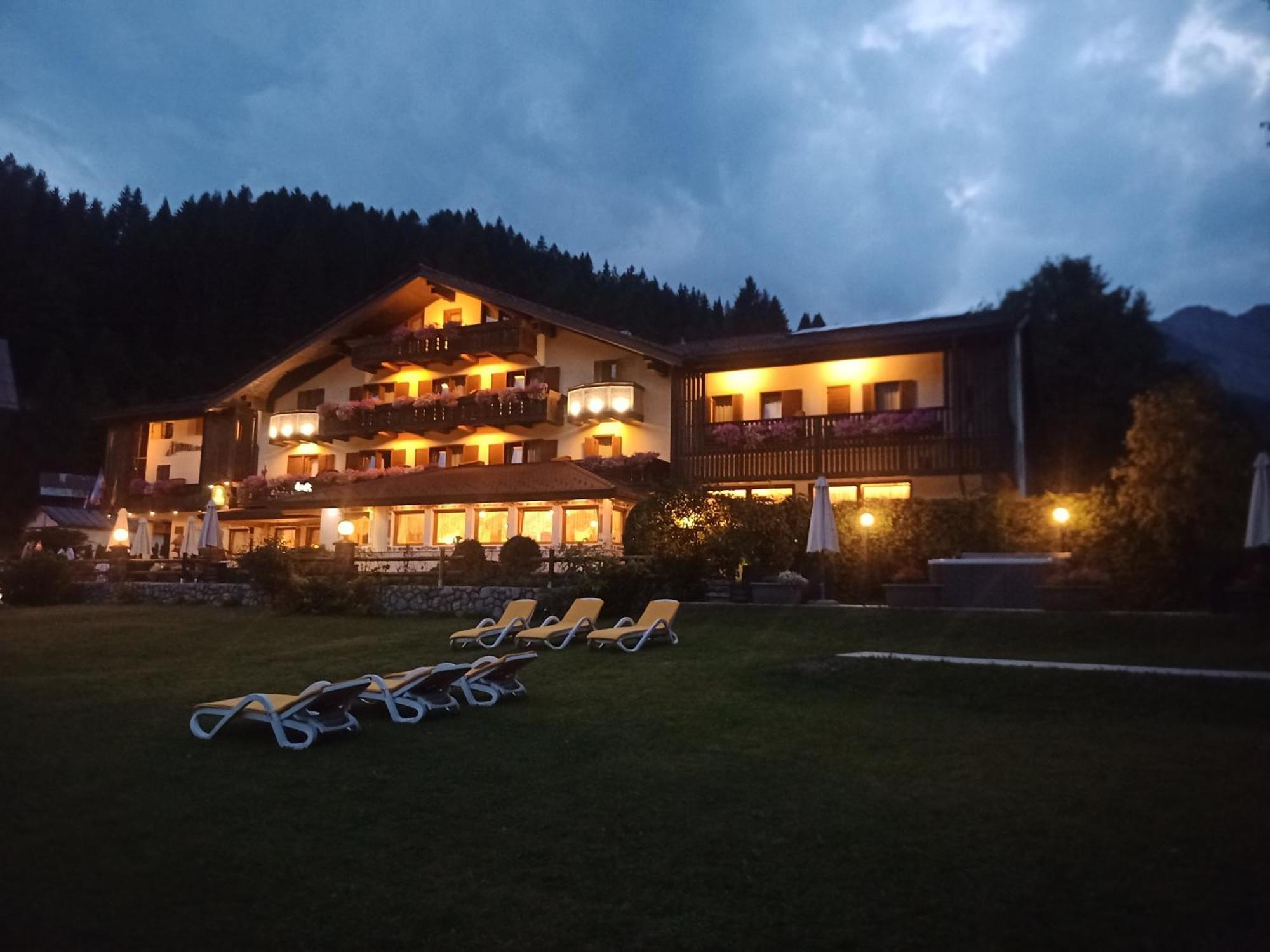 Park Hotel Arnica Falcade Exteriér fotografie